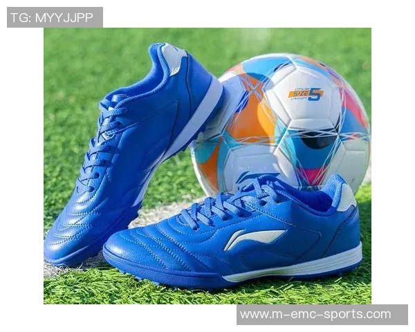 职业球员专用足球鞋的选择与性能分析助你提升球场表现 职业球员专用足球鞋的选择与性能分析助你提升球场表现